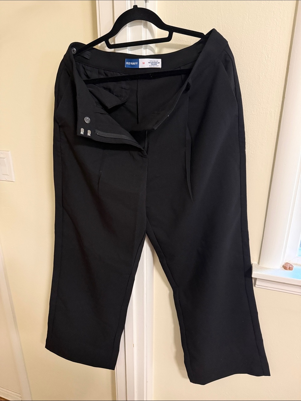 Old Navy Black Women's Capris Stretch Straight-Leg